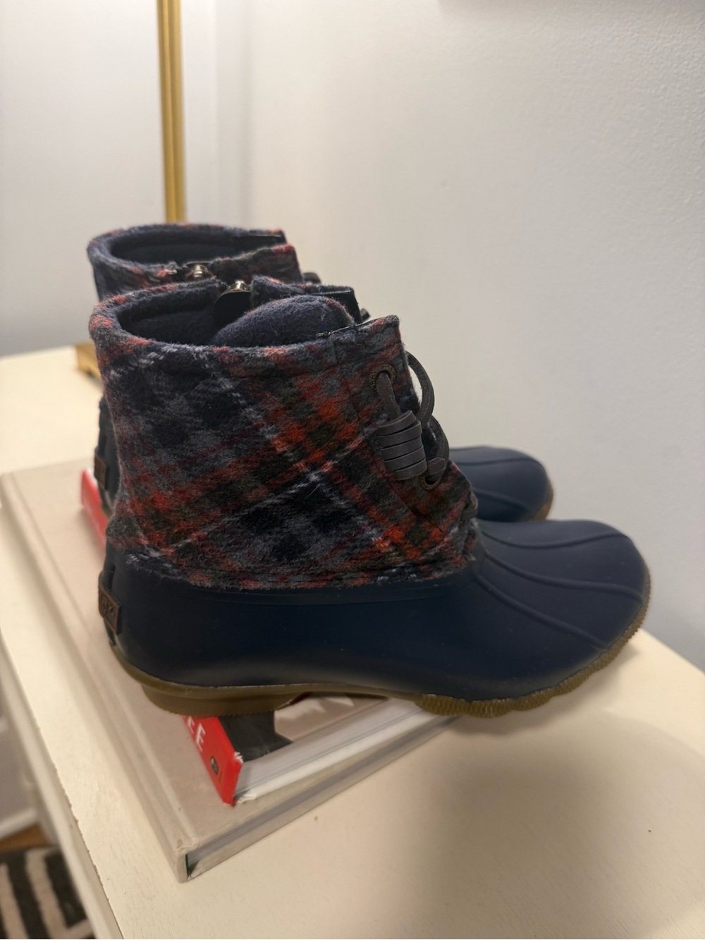 NWOT Sperry Plaid Duck Boots – Women’s Size 5.5